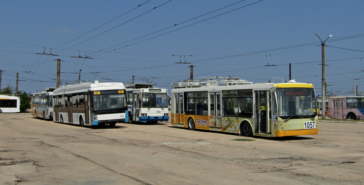 Севастополь, Тролза-5265.02 «Мегаполис» № 1083; Севастополь, Тролза-5265.00 «Мегаполис» № 1057