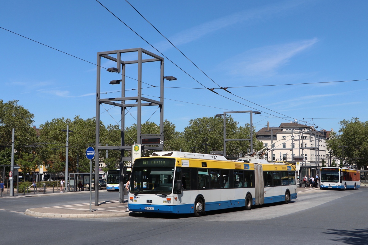 Solingen, Van Hool AG 300T Nr 261