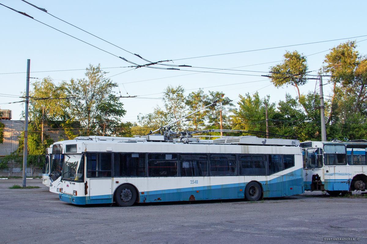 Dnipras, YMZ E186 nr. 2541