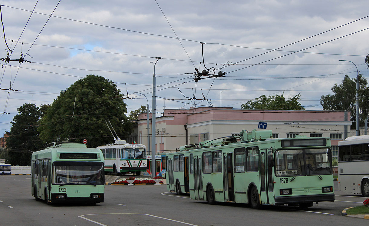 Homiel, BKM 32102 č. 1733; Homiel, BKM 20101 č. 1678; Homiel — Trolleybus depots Homiel, BKM 32102 č. 1733; Homiel, BKM 20101 č. 1678; Homiel — Trolleybus depots