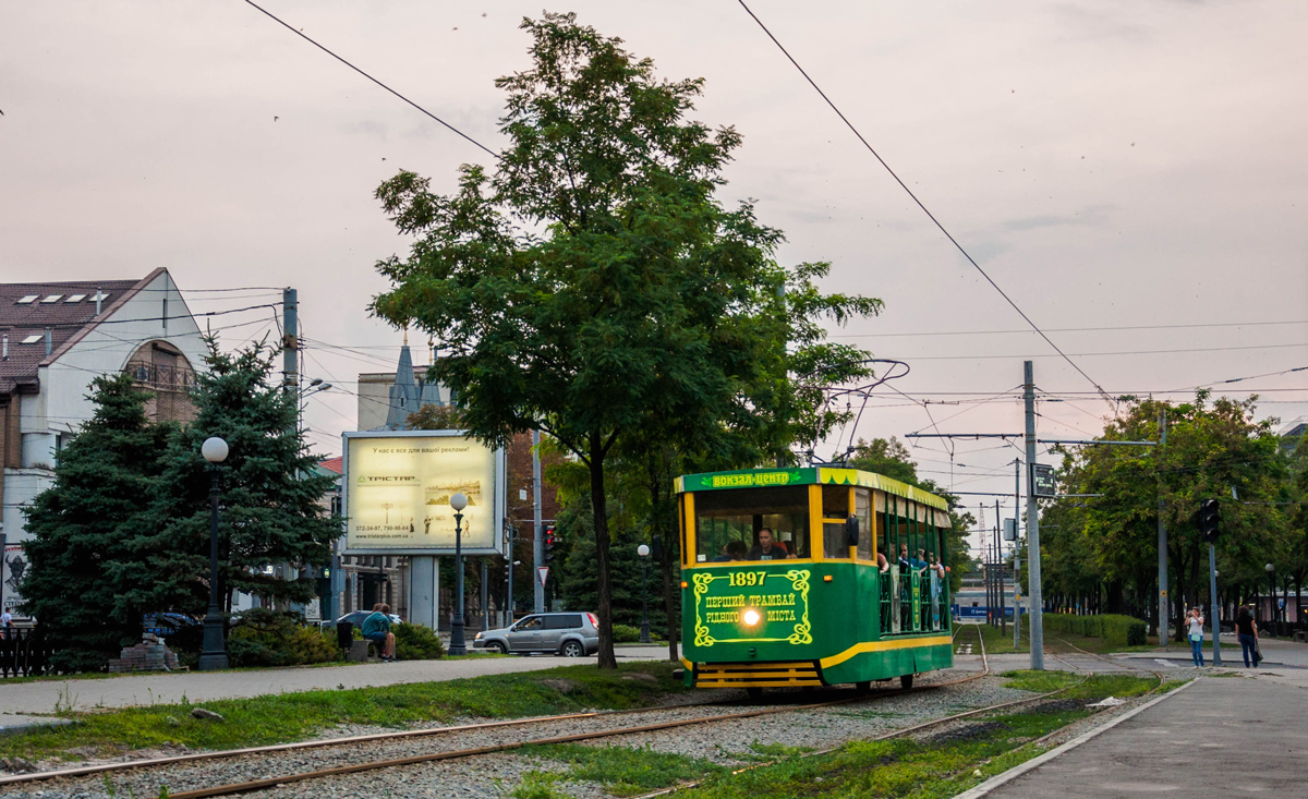 第聂伯罗, 2-axle motor car # 001