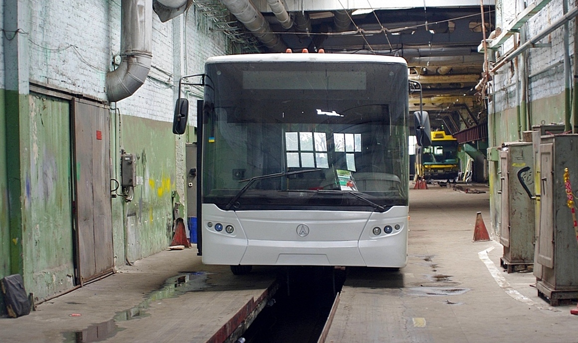 Киев, ЛАЗ E301D1 № 4642