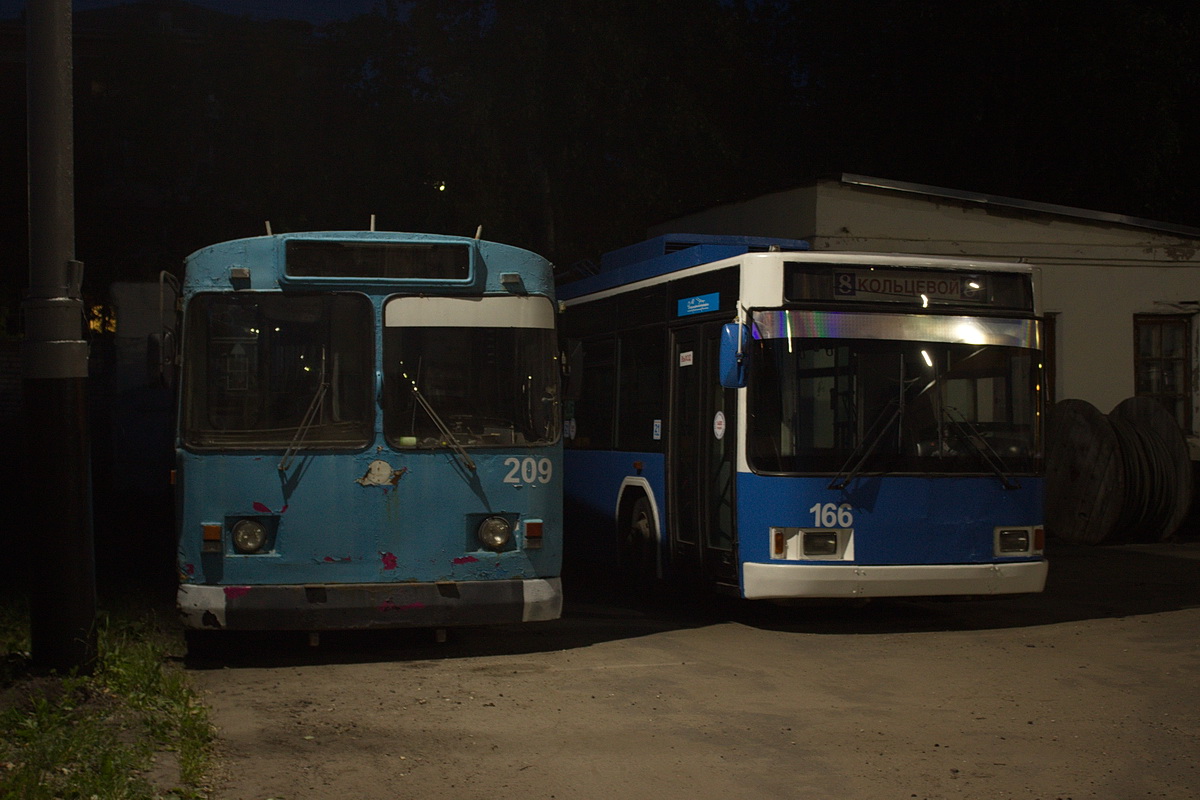 Владимир, ЗиУ-682В [В00] № 209; Владимир, ВМЗ-5298.01 (ВМЗ-475, РКСУ) № 166
