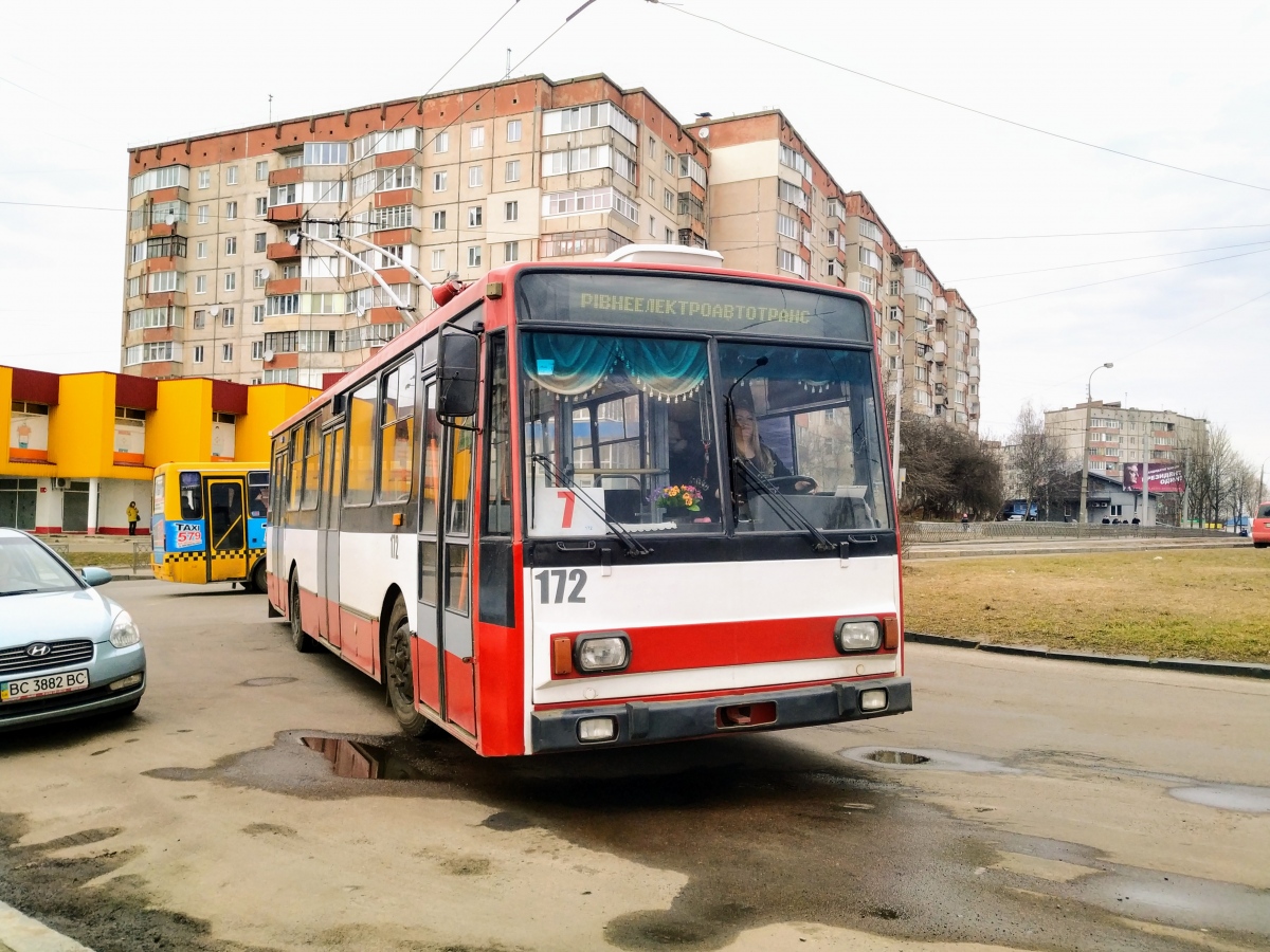 Ровно, Škoda 14Tr10/6 № 172