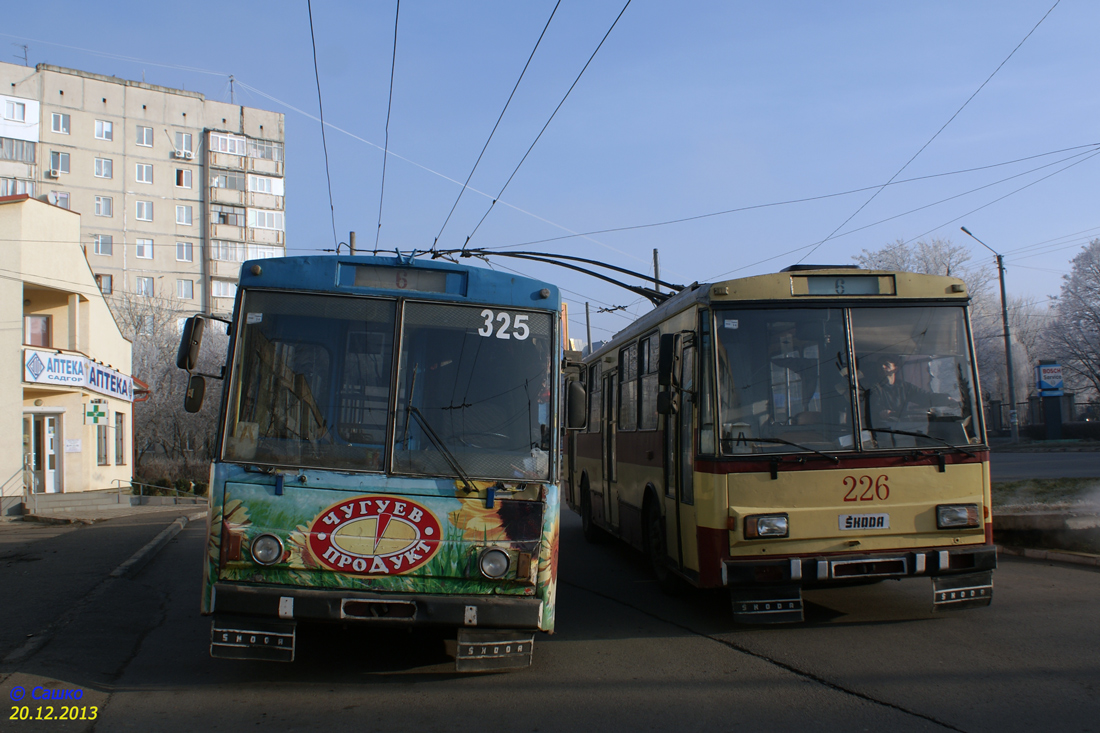 Tšernivtsi, Škoda 14Tr89/6 # 325; Tšernivtsi, Škoda 14Tr02 # 226 Tšernivtsi, Škoda 14Tr89/6 # 325; Tšernivtsi, Škoda 14Tr02 # 226