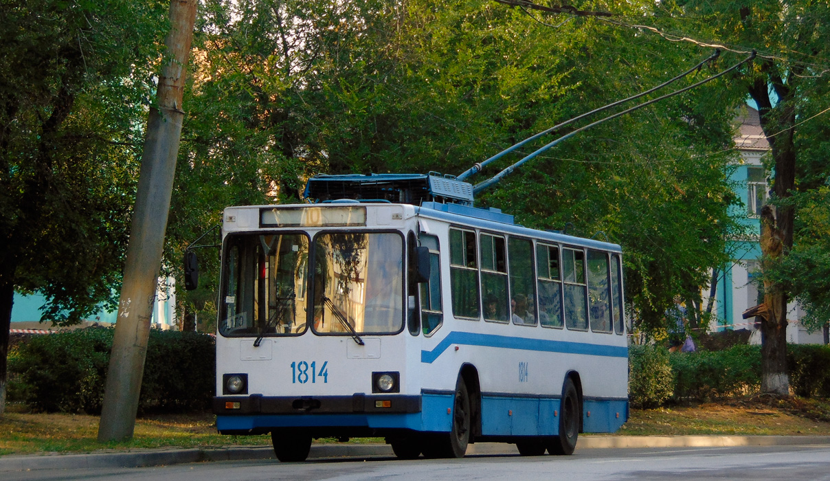 Мариуполь, ЮМЗ Т2 № 1814