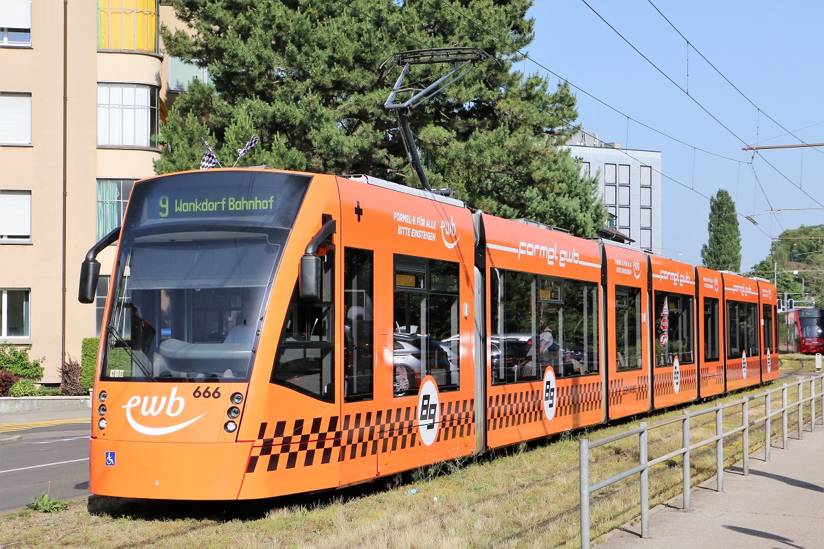 Берн, Siemens Combino XL № 666
