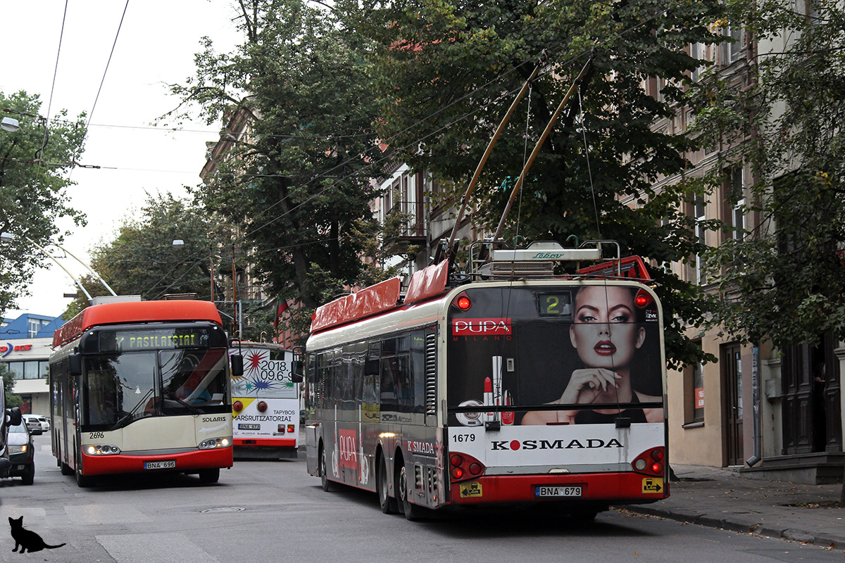 Вильнюс, Solaris Trollino II 15 AC № 2696; Вильнюс, Solaris Trollino II 15 AC № 1679