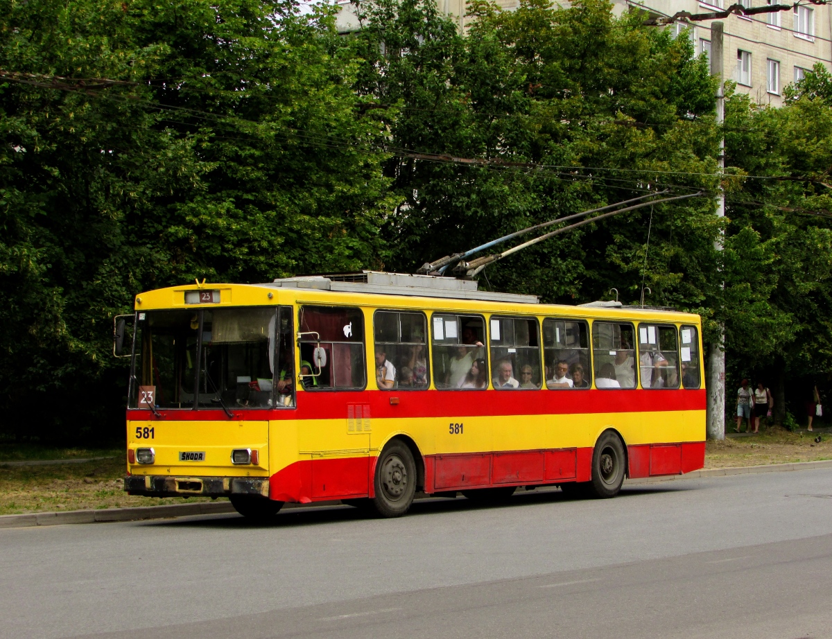 Львов, Škoda 14Tr11/6 № 581