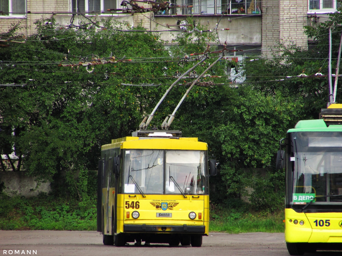 Львов, Škoda 14Tr89/6 № 546; Львов, ЛАЗ E183D1 № 105