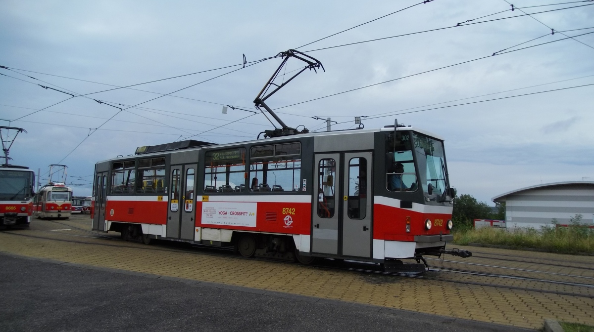 Прага, Tatra T6A5 № 8742