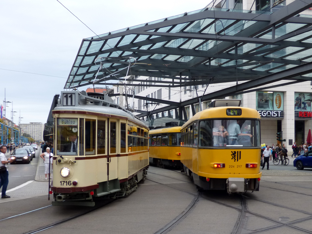 Дрезден, Busch Großer Hecht № 1716 (201 303); Дрезден, Tatra T4D-MT № 224 217
