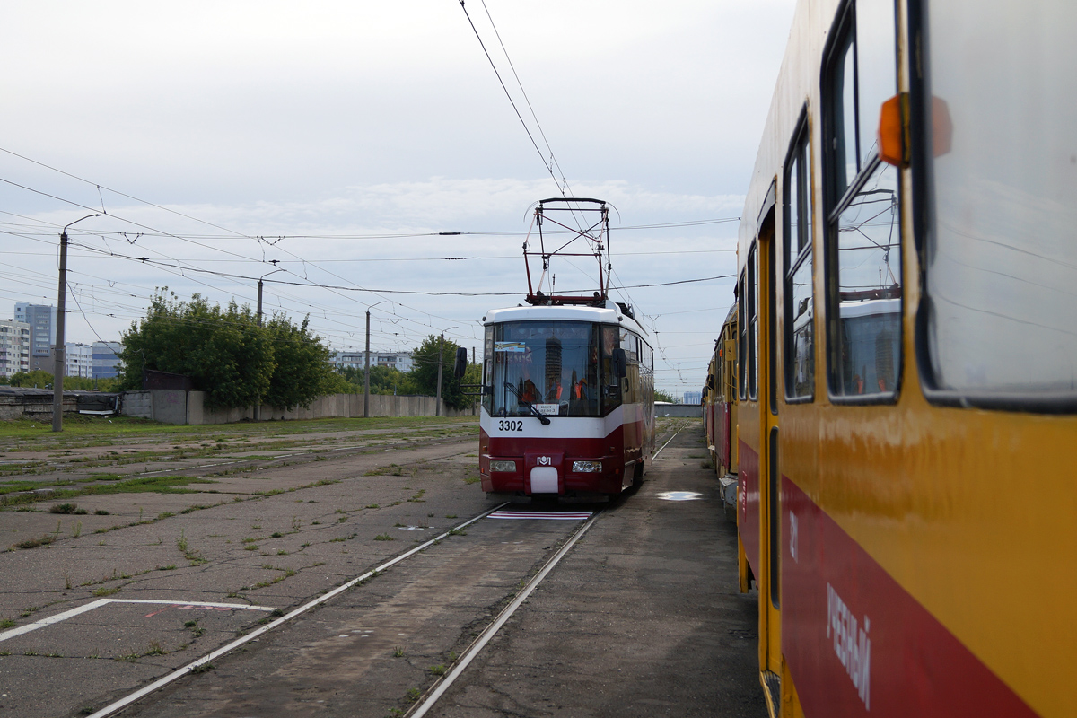 Барнаул, БКМ 62103 № 3302
