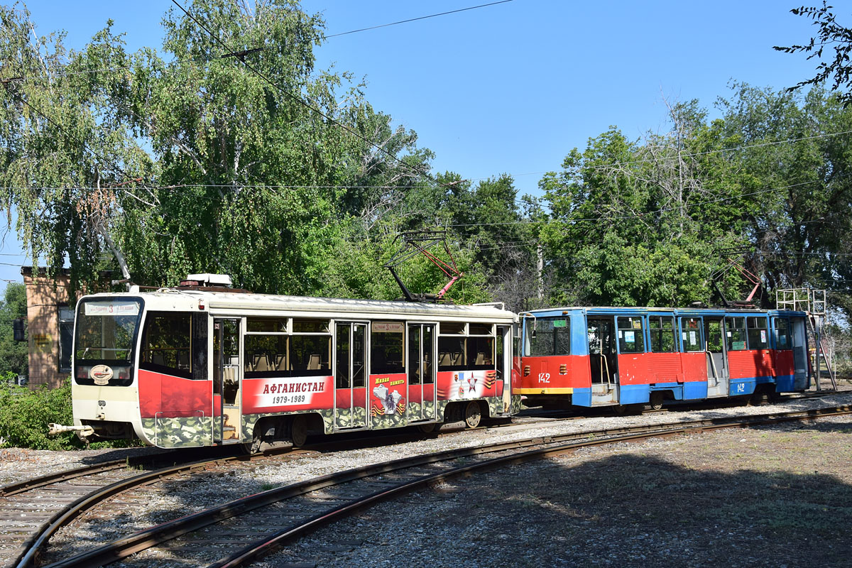 ვოლჟსკიმ, 71-619K № 173; ვოლჟსკიმ, 71-605 (KTM-5M3) № 142