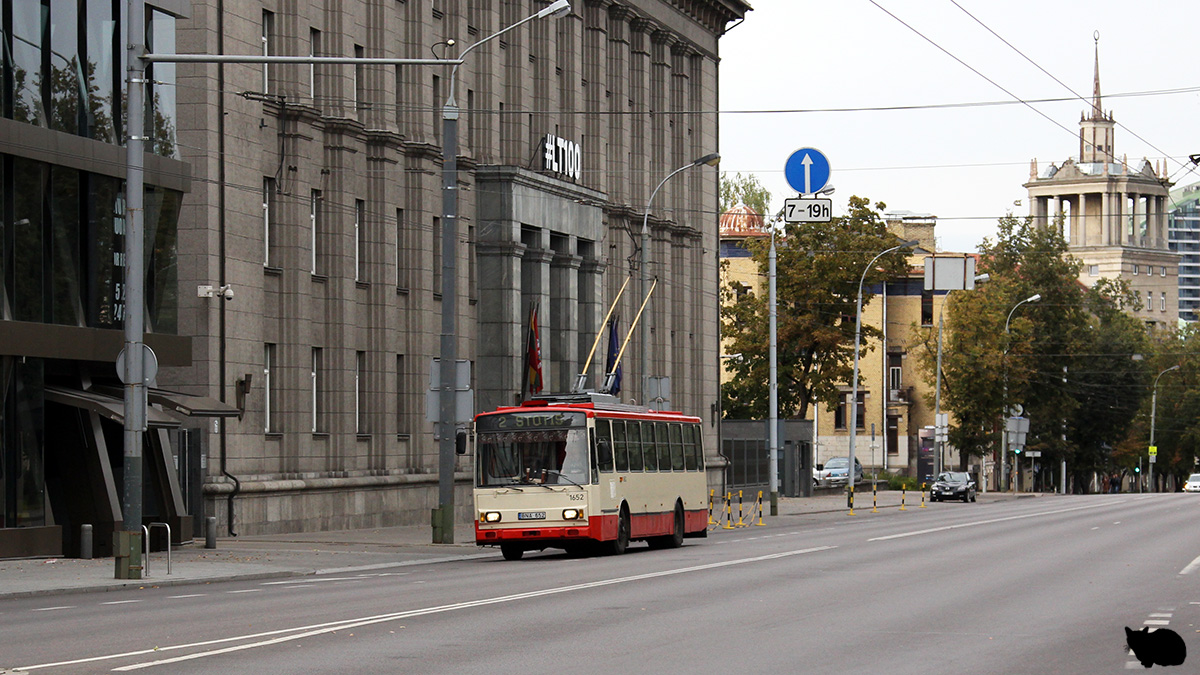 Vilnius — Loops and lines