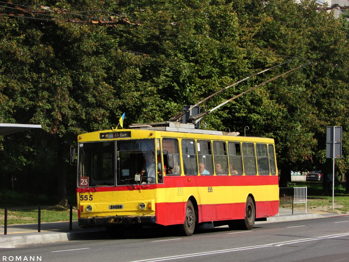 Львов, Škoda 14Tr89/6 № 555