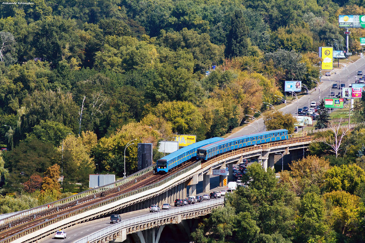 Kijów — Metro — Line M1 (red); Kijów — Metro — Vehicles — Type E-KM*; Kijów — Metro — Vehicles — Types 81-717/714 and modifications Kijów — Metro — Line M1 (red); Kijów — Metro — Vehicles — Type E-KM*; Kijów — Metro — Vehicles — Types 81-717/714 and modifications