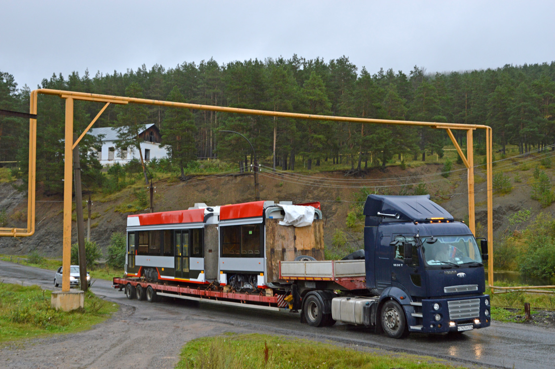 Челябинск, 71-633 № 2008; Усть-Катав — Трамвайные вагоны для Челябинска Челябинск, 71-633 № 2008; Усть-Катав — Трамвайные вагоны для Челябинска