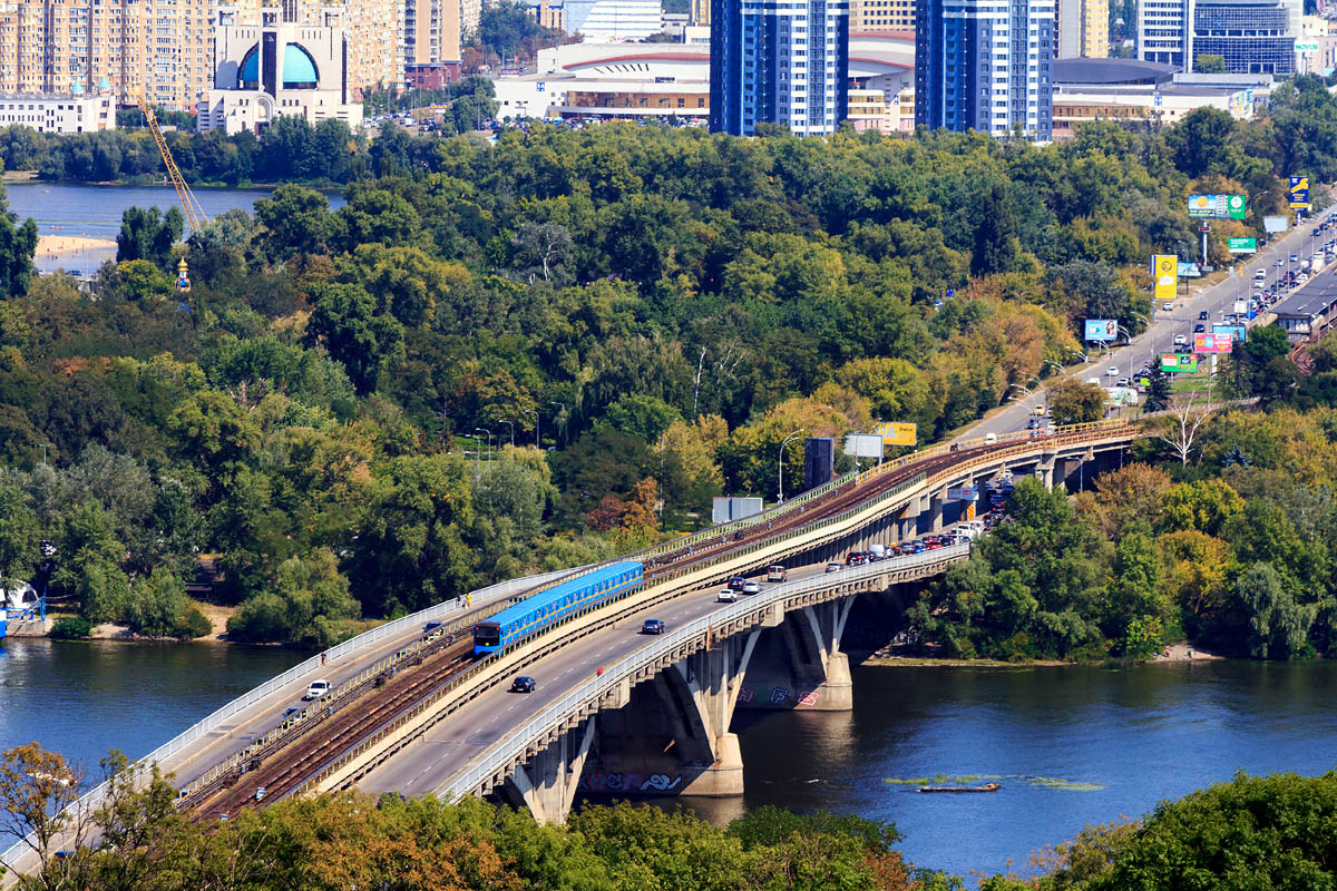Киев — Метрополитен — Подвижной состав — Е-КМ*; Киев — Метрополитен — Святошинско-Броварская линия Киев — Метрополитен — Подвижной состав — Е-КМ*; Киев — Метрополитен — Святошинско-Броварская линия