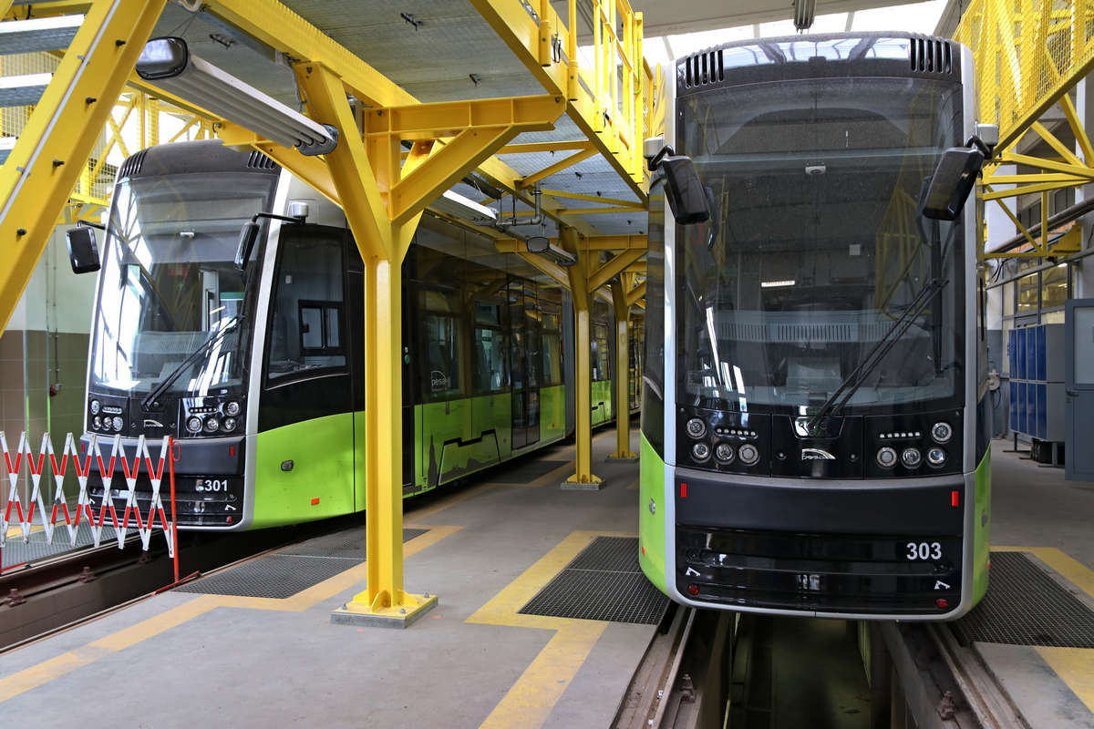 Гожув-Велькопольский, PESA Twist 2015N № 301; Гожув-Велькопольский, PESA Twist 2015N № 303