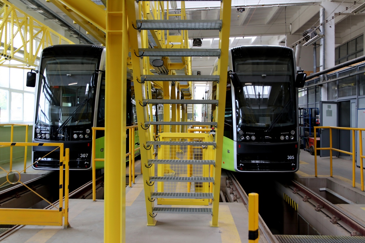 Гожув-Велькопольский, PESA Twist 2015N № 307; Гожув-Велькопольский, PESA Twist 2015N № 305