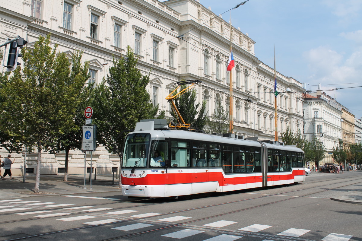 Брно, Vario LF2R.E № 1096