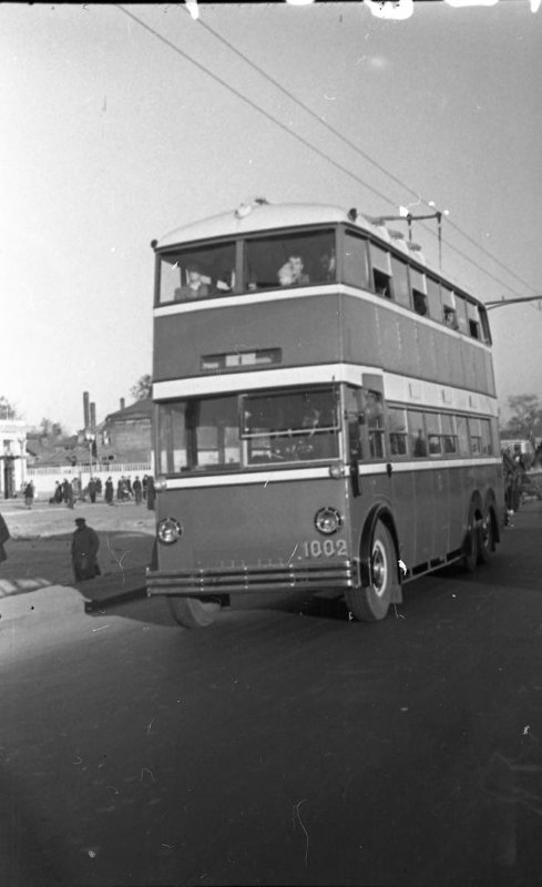Москва, ЯТБ-3 № 1002; Москва — Исторические фотографии — Двухэтажные троллейбусы (1937-1953)