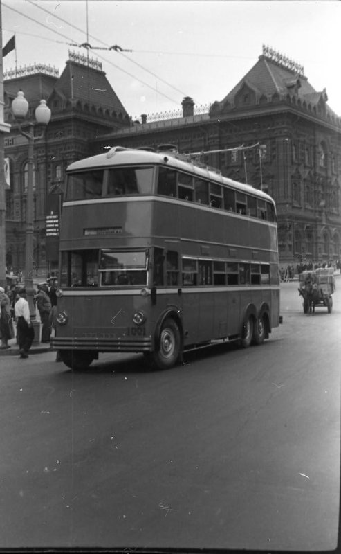 Москва, ЯТБ-3 № 1001; Москва — Исторические фотографии — Двухэтажные троллейбусы (1937-1953)