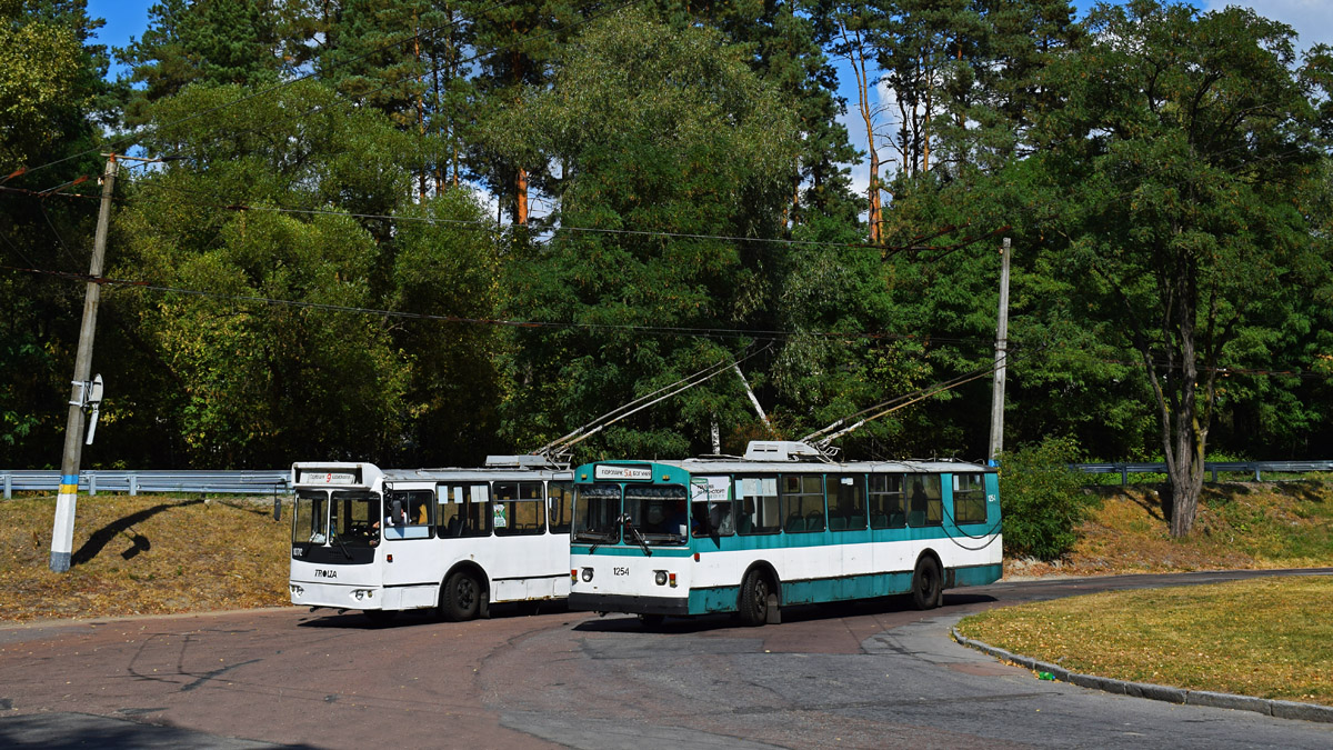 Žytomyr, ZiU-682V10 # 1254; Žytomyr, ZiU-682G-016 (018) # 1070