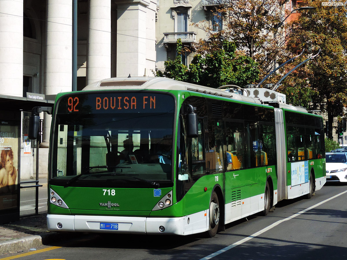 Милан, Van Hool AG 300T № 718