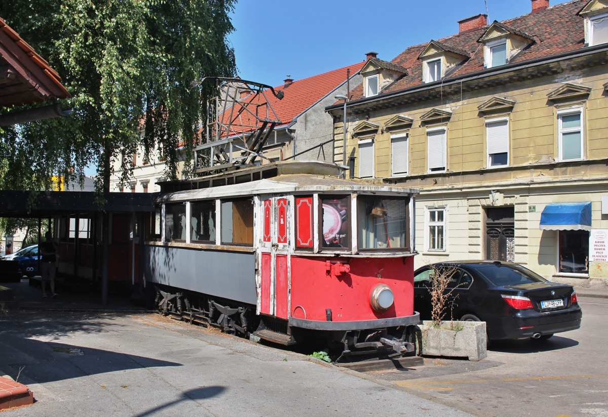 Prague, Ringhoffer DSM № 4215; Ljubljana — Miscellaneous photos