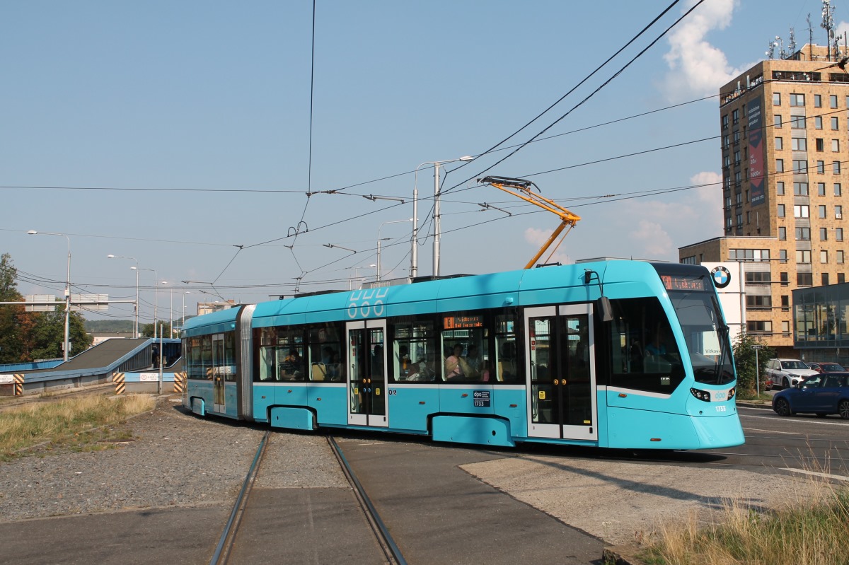 Ostrava, Stadler Tango NF2 Br. 1733