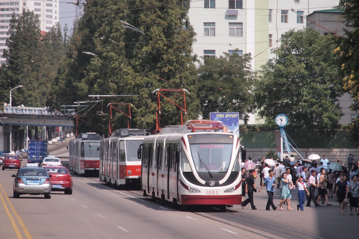 Пхеньян, Tatra KT8D5K "Thongil-181" № 1003; Пхеньян, Tatra KT8D5K № 1032; Пхеньян, Tatra KT8D5K № 1044