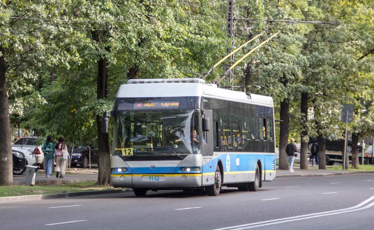 Алматы, YoungMan JNP6120GDZ (Neoplan Kazakhstan) № 1152