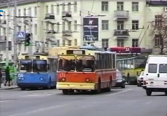 Луцк, ЗиУ-682В-012 [В0А] № 159; Луцк, ЗиУ-682В-013 [В0В] № 171; Луцк — Скриншоты с видео