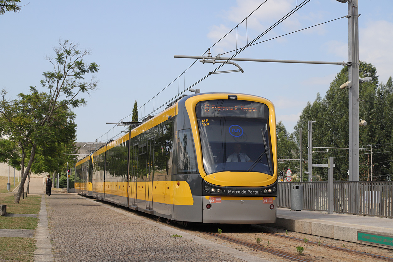 Порту, Bombardier Flexity Swift № MP128