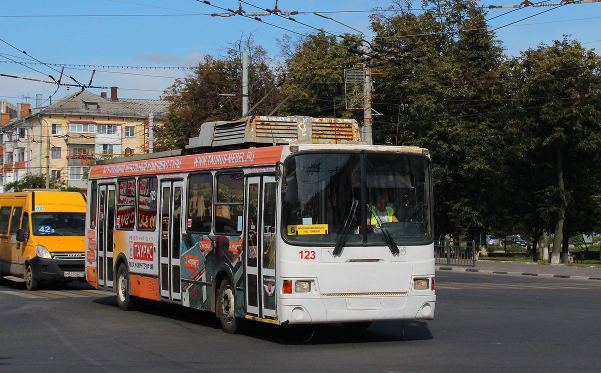 Тула, ЛиАЗ-5280 № 123