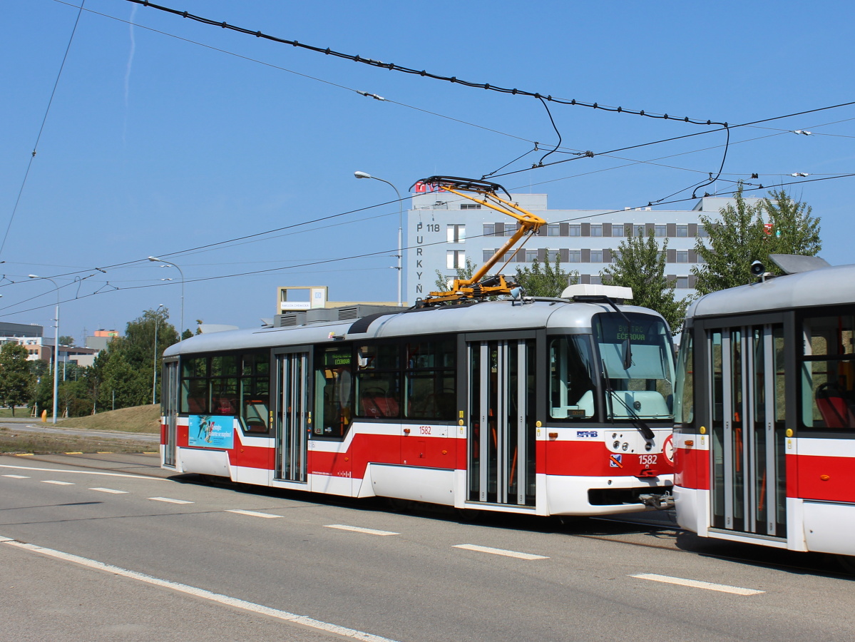 Брно, Vario LFR.E № 1582