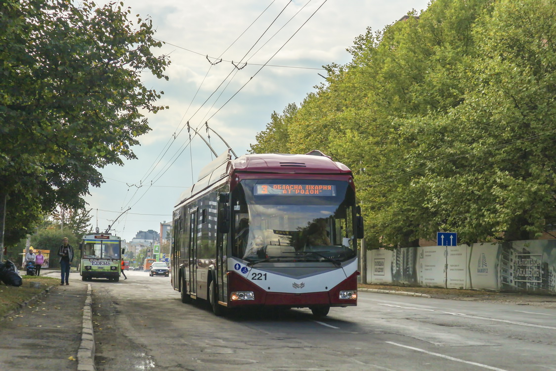 Ивано-Франковск, БКМ 321 № 221