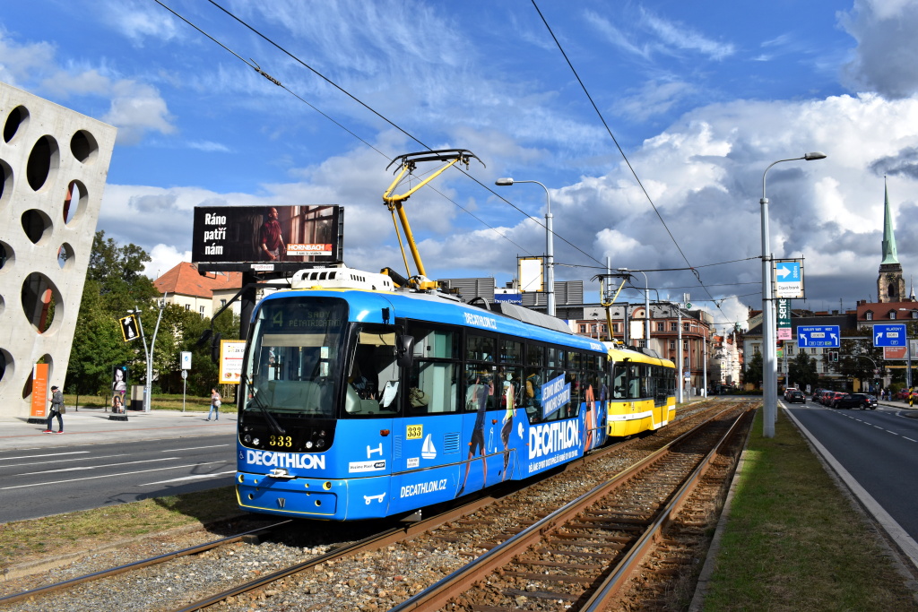 Пльзень, Vario LFR.S № 333; Пльзень, Vario LFR.S № 360 Пльзень, Vario LFR.S № 333; Пльзень, Vario LFR.S № 360