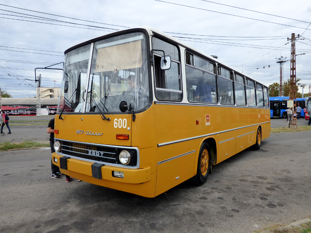 Будапешт, Ikarus 260.T1 № 600; Будапешт — Троллейбусный парк Будапешт, Ikarus 260.T1 № 600; Будапешт — Троллейбусный парк