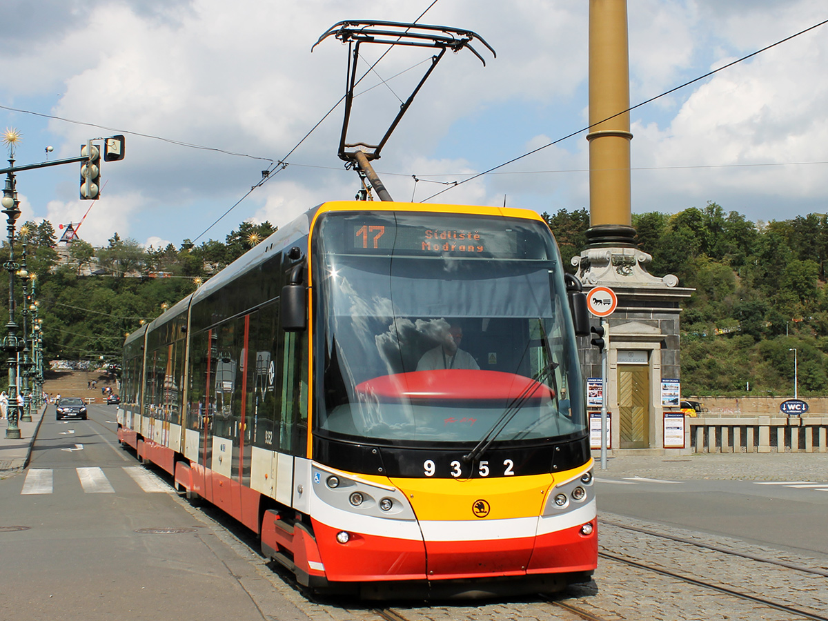 Прага, Škoda 15T4 ForCity Alfa Praha № 9352