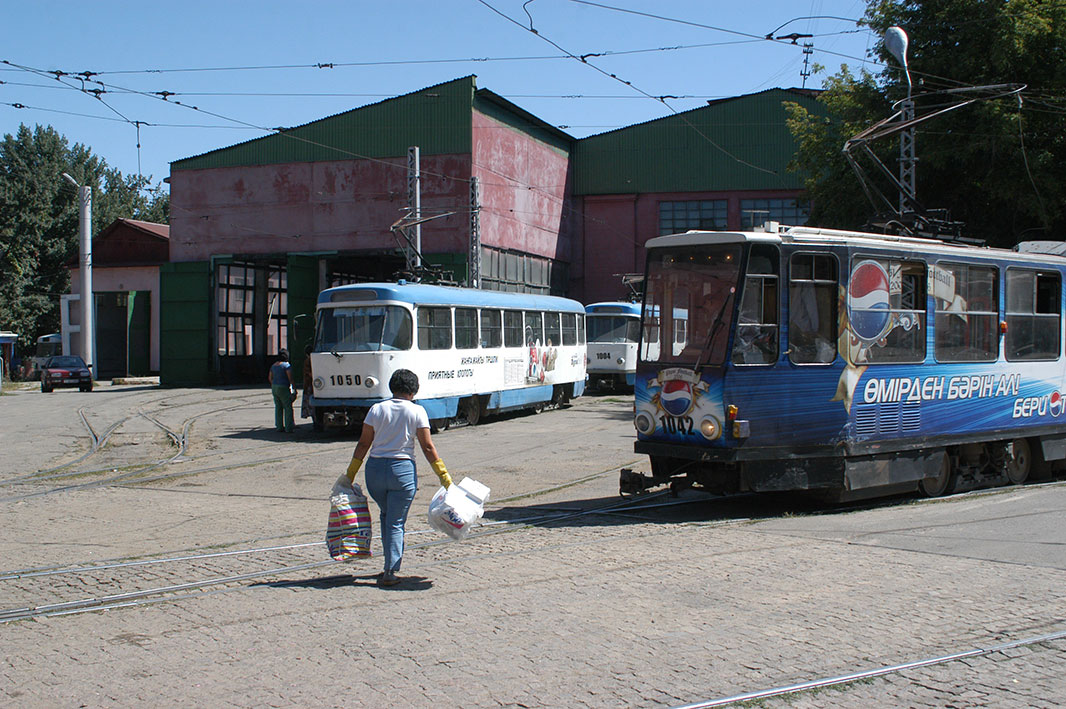 Алматы, Tatra T3D № 1050; Алматы, Tatra KT4D № 1042