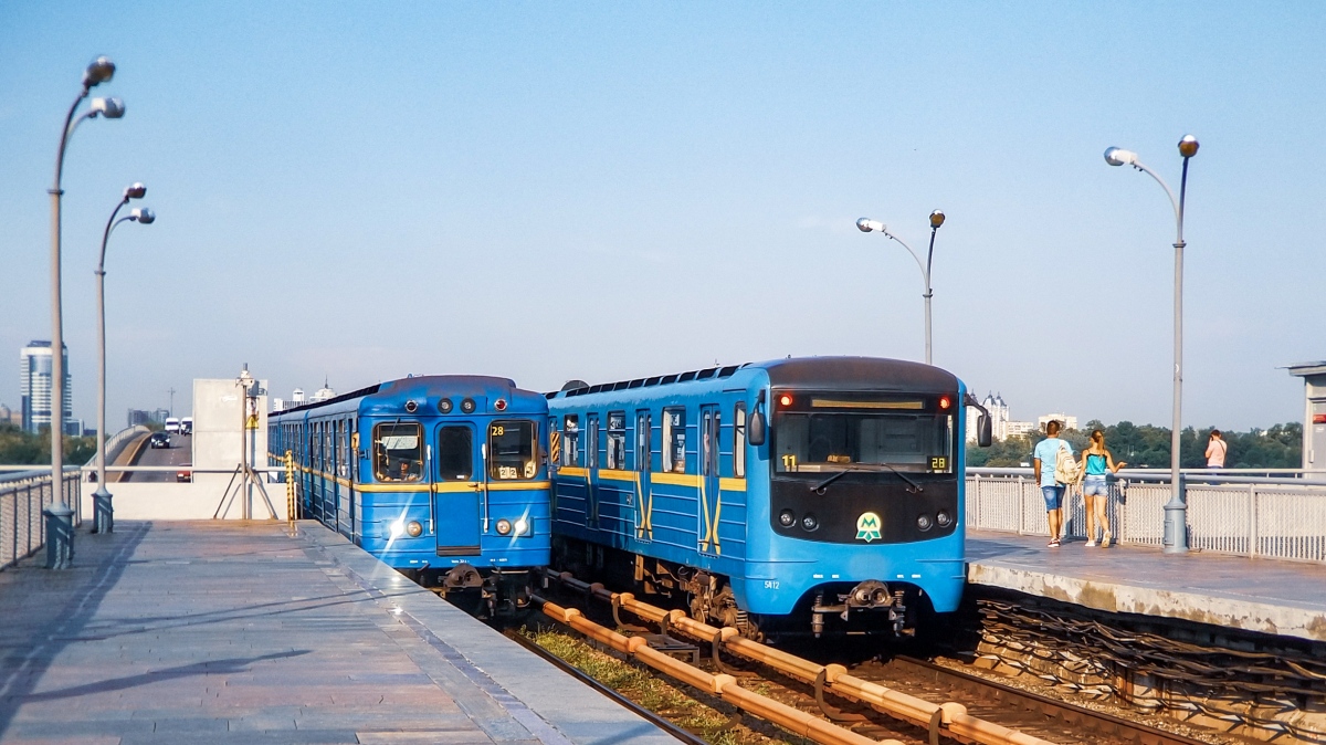 Киев, Е-КМ-Гб (81-7080) № 5412; Киев, Ема-502 № 7174