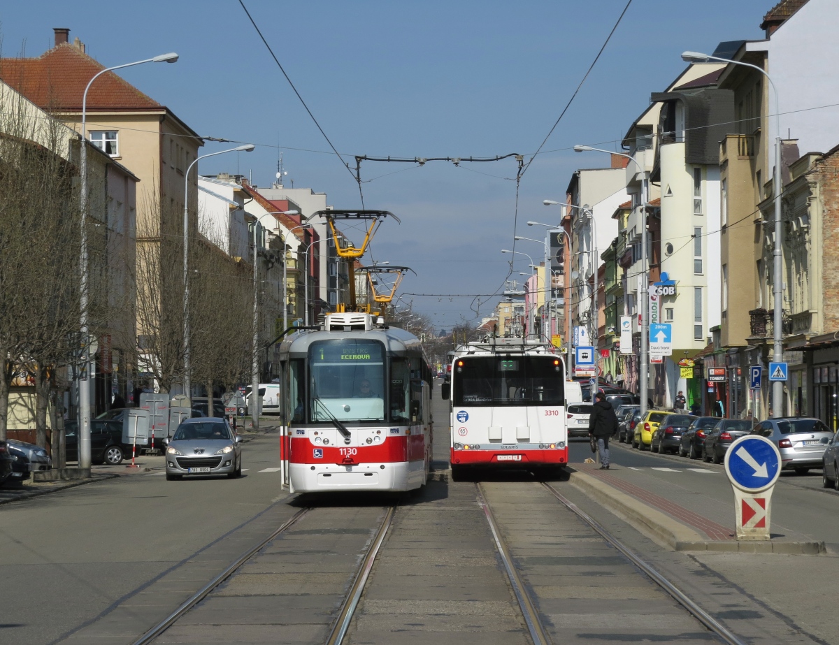 Брно, Vario LF2R.E № 1130; Брно, Škoda 26Tr Solaris III № 3310