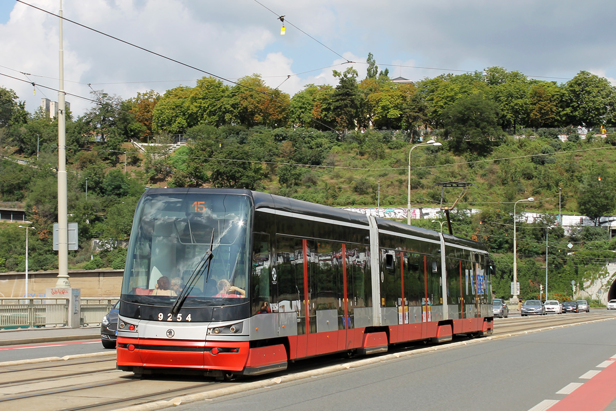 Praha, Škoda 15T3 ForCity Alfa Praha č. 9254