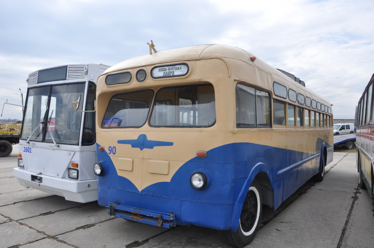 Киев, МТБ-82Д № 90