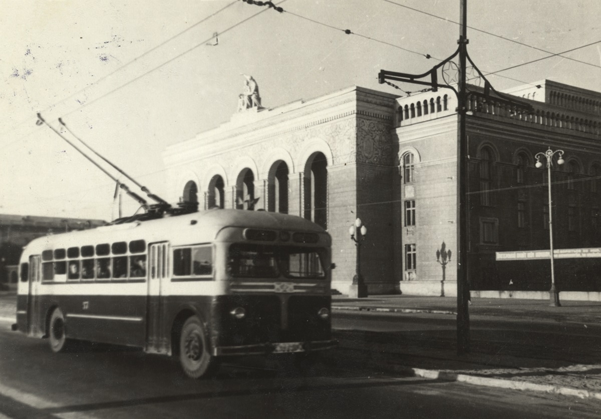 Dnjepar, MTB-82D Br. 57; Dnjepar — Old photos: Trolleybus