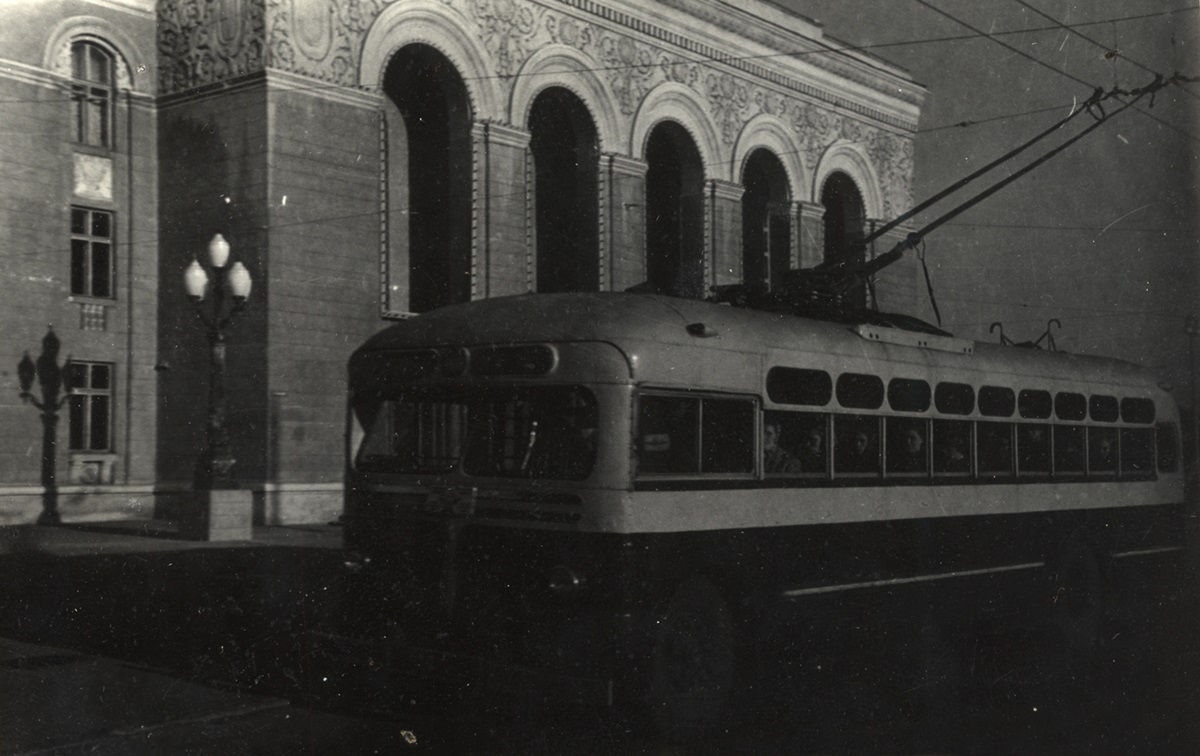 Днепр — Old photos: Trolleybus