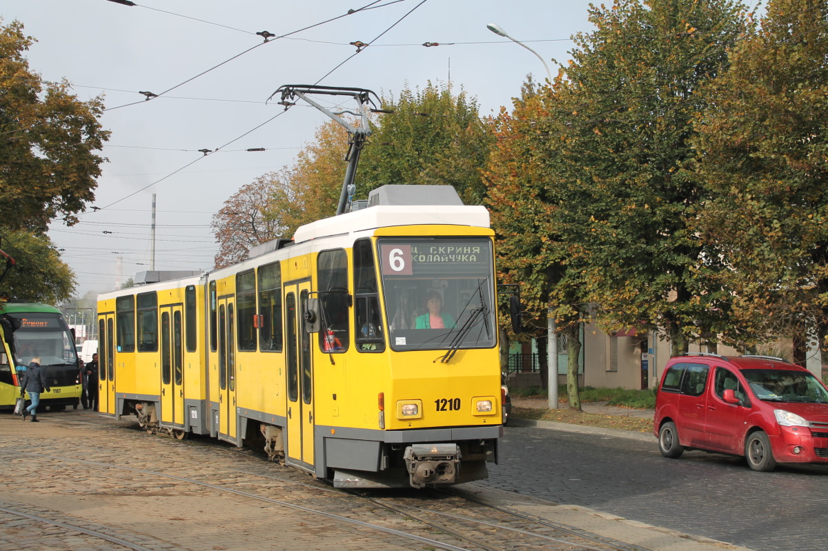 Львов, Tatra KT4DM № 1210